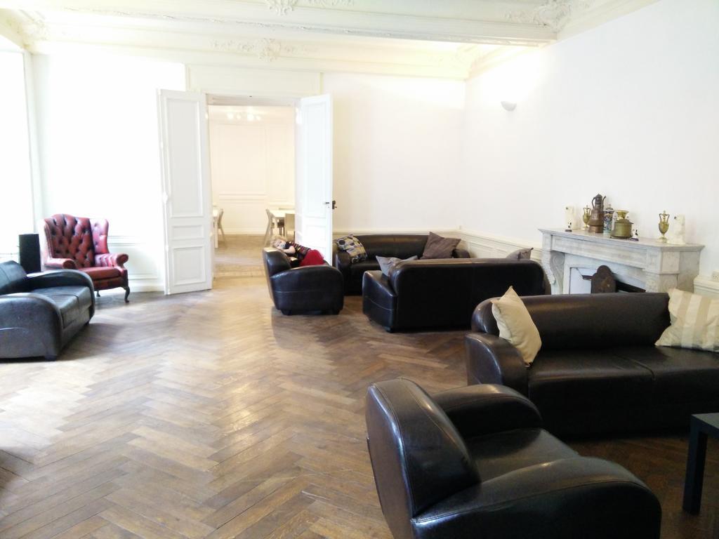 Chateau De Seurre - No Boring People Please - O6-Io-66-95-83 Bed and Breakfast Kamer foto