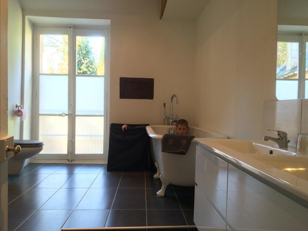 Chateau De Seurre - No Boring People Please - O6-Io-66-95-83 Bed and Breakfast Buitenkant foto