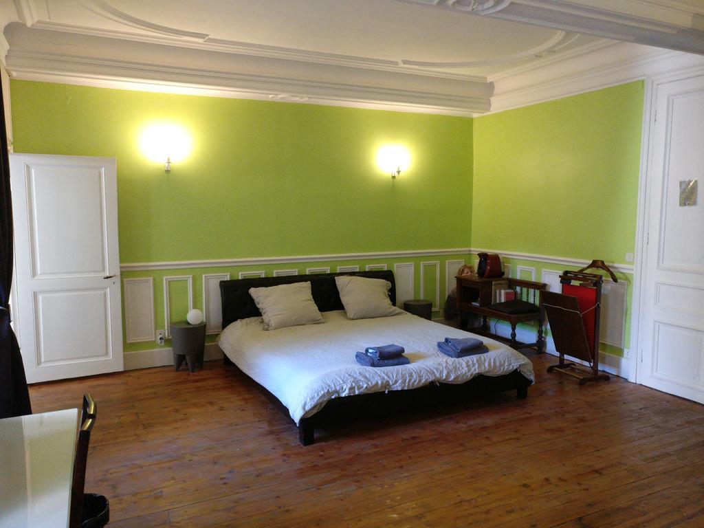 Chateau De Seurre - No Boring People Please - O6-Io-66-95-83 Bed and Breakfast Buitenkant foto